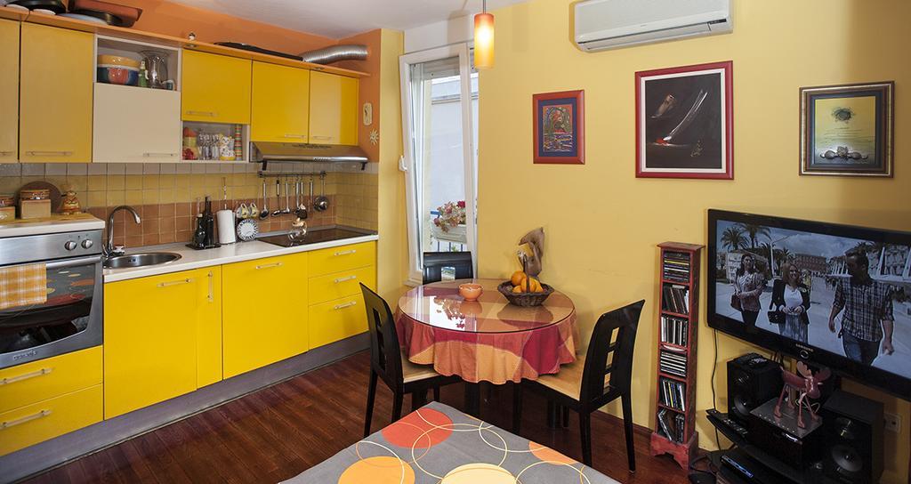 Apartment Sunny Yellow - With Balcony And Parking Place, Split Rum bild